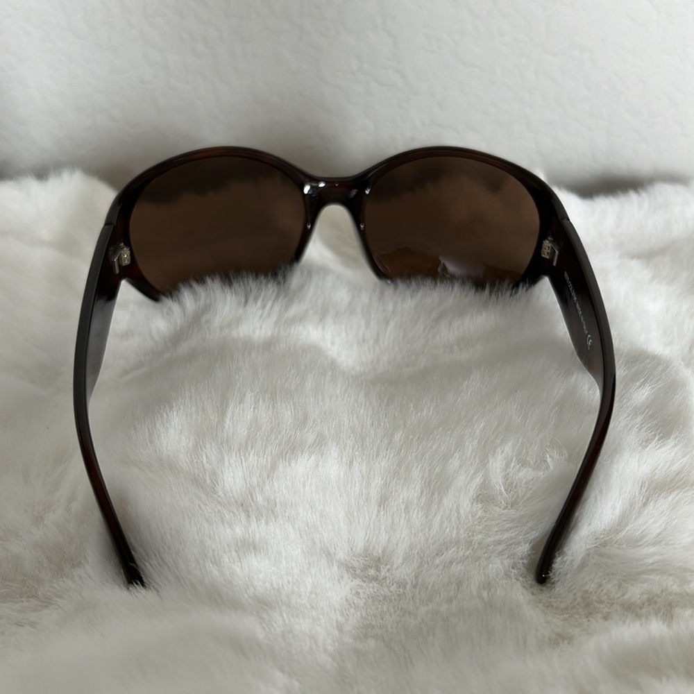 Women’s Kardashian Khaos Sunglasses - Picture 4 of 4